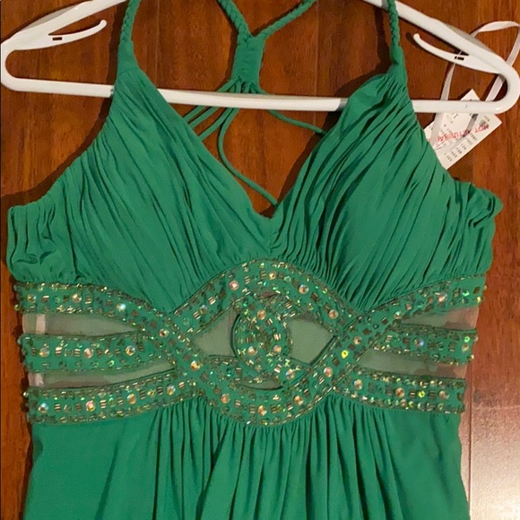 Camille La Vie Formal Dress - Picture 3 of 7